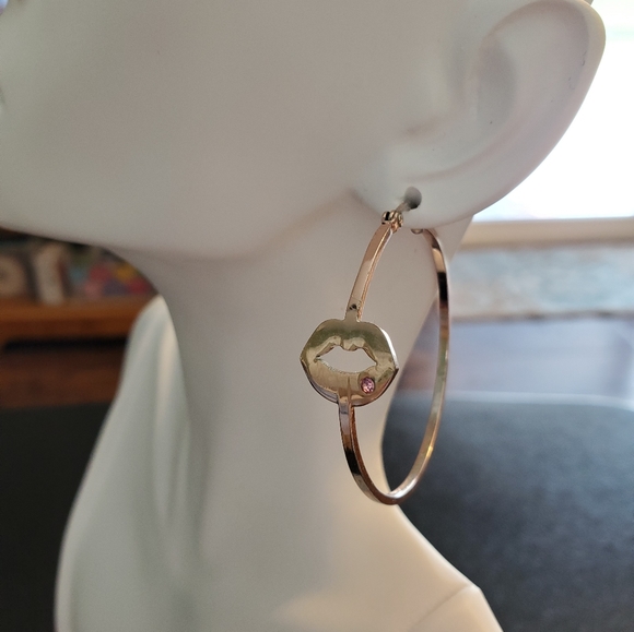 Betsey Johnson Jewelry - Betsey Johnson Rose Gold Tone Metal Lips Hoops